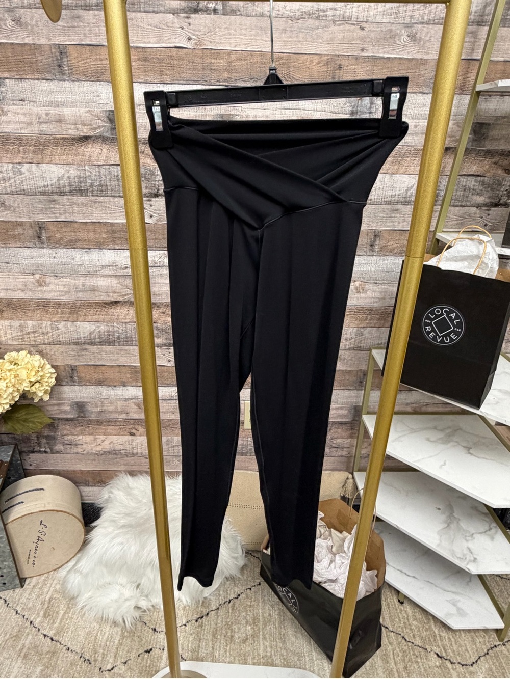 Offline by Aerie Black Crossover 7/8 Leggings S